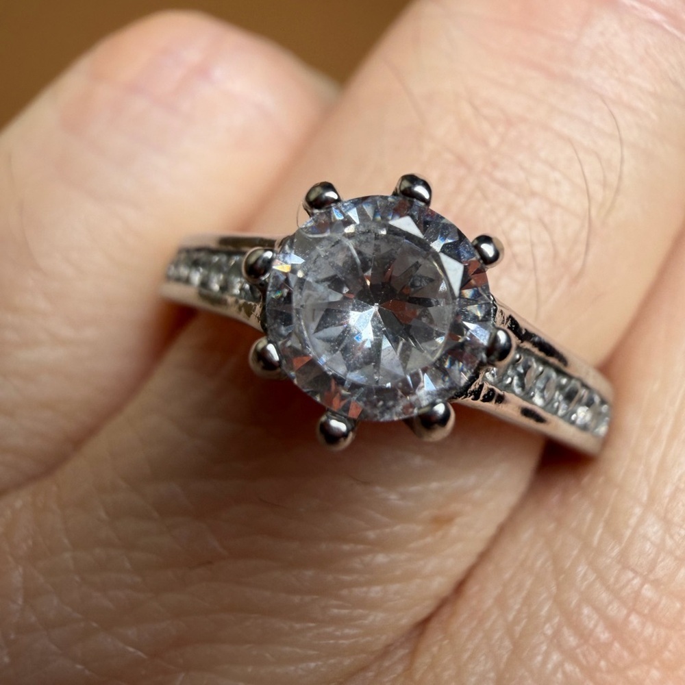 Solitaire Ring - Picture 6 of 15